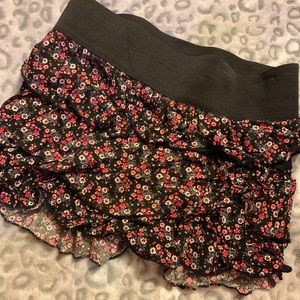 Juniors Flower Printed Ruffled Mini Skirt